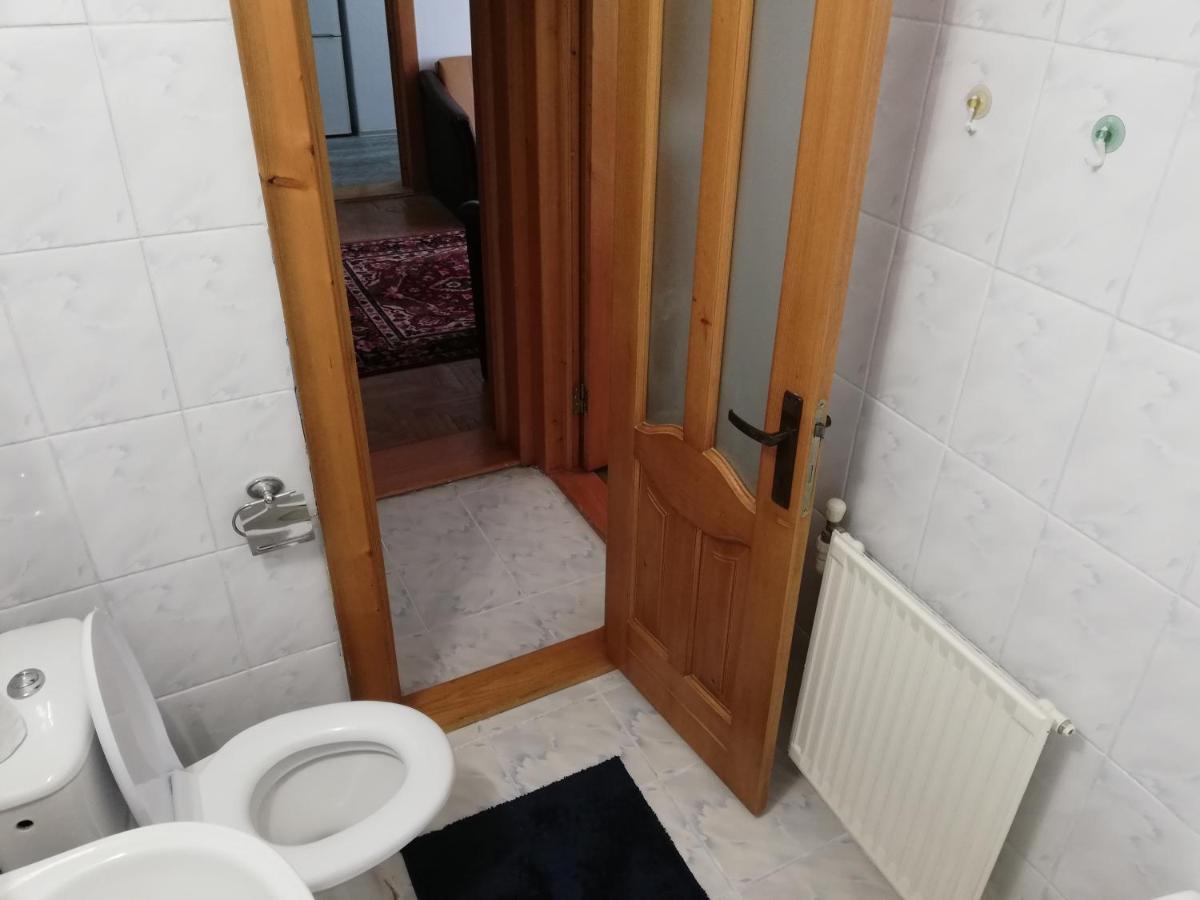 Valeria Apartament Apartment Onesti Exterior photo