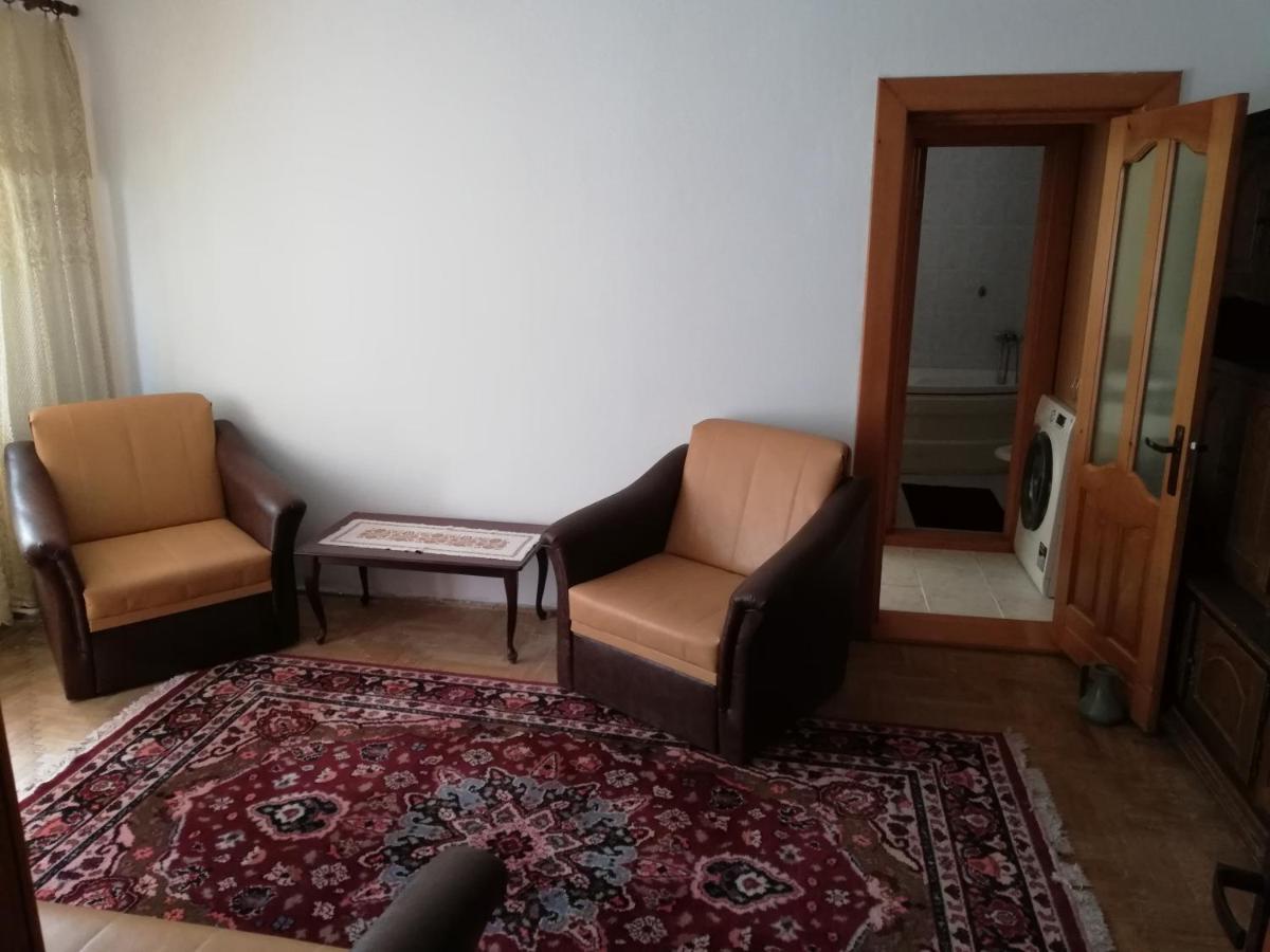 Valeria Apartament Apartment Onesti Exterior photo